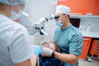 Восстановление зуба безметалловыми коронками (цирконий)